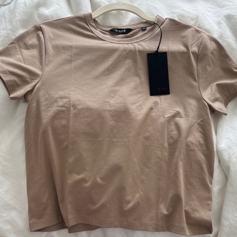 NWT Cuts Clothing Tan Crew Neck T-Shirt XS